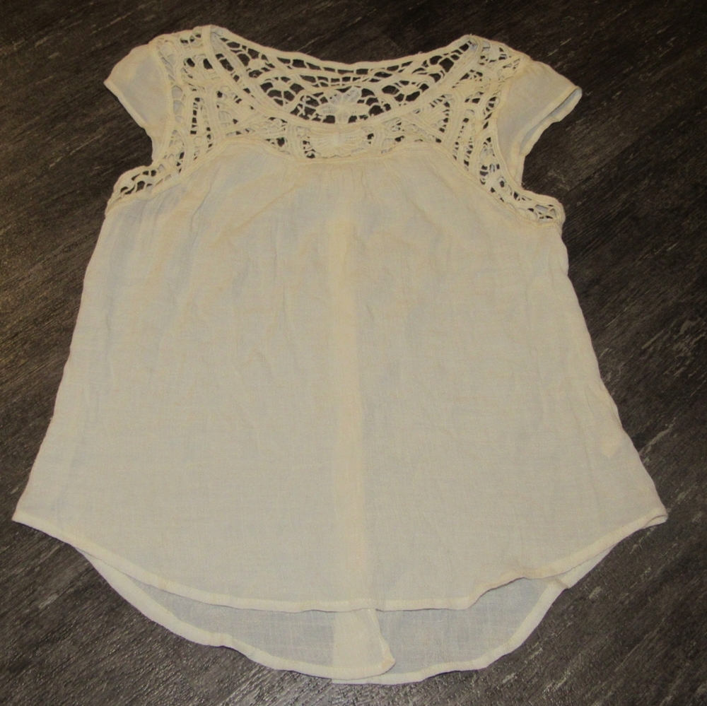 E hanger M crochet detail neckline/back cottage boho blouse size M